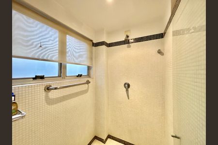 Apartamento à venda com 136m², 3 quartos e 1 vaga Apartamento à venda com 136m², 3 quartos e 1 vagaSuite Banheiro
