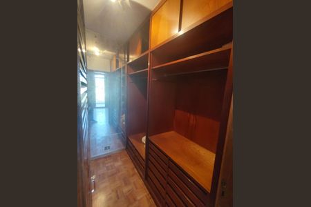 Closet de casa à venda com 4 quartos, 440m² em Vila Ida, São Paulo