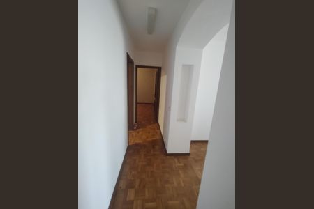 Corredor de casa à venda com 4 quartos, 440m² em Vila Ida, São Paulo