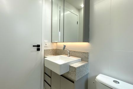 Apartamento para alugar com 64m², 2 quartos e 2 vagas Apartamento para alugar com 64m², 2 quartos e 2 vagasBanheiro da Suíte 1