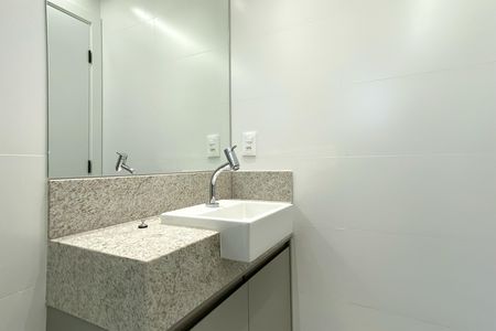 Apartamento para alugar com 64m², 2 quartos e 2 vagas Apartamento para alugar com 64m², 2 quartos e 2 vagasBanheiro da Suíte 2