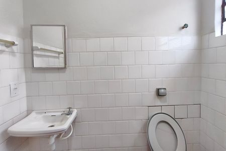 Casa para alugar com 116m², 3 quartos e 1 vaga Casa para alugar com 116m², 3 quartos e 1 vagaBanheiro