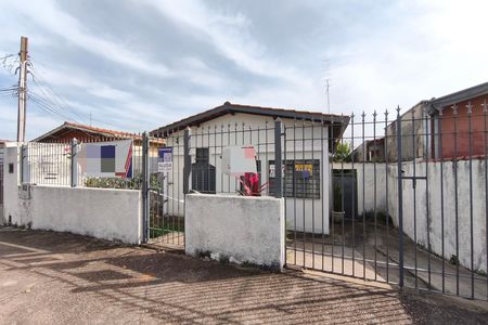 Casa para alugar com 116m², 3 quartos e 1 vaga Casa para alugar com 116m², 3 quartos e 1 vagaFachada