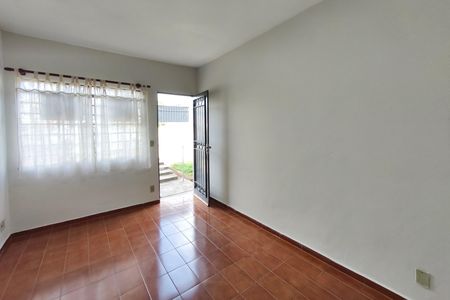 Casa para alugar com 116m², 3 quartos e 1 vaga Casa para alugar com 116m², 3 quartos e 1 vagaSala