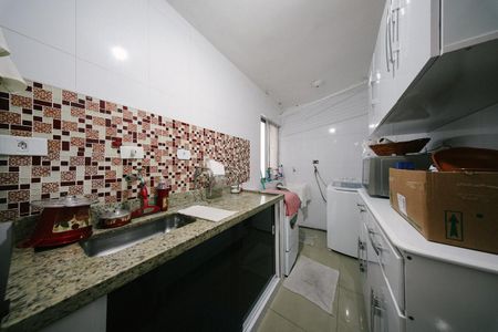 Cozinha e Área de Serviço de apartamento à venda com 2 quartos, 70m² em Vila Pierina, São Paulo