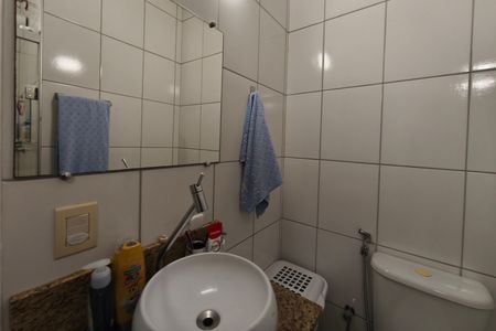 Casa de condomínio à venda com 70m², 2 quartos e 1 vaga Casa de condomínio à venda com 70m², 2 quartos e 1 vagaBanheiro