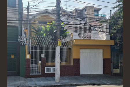 Casa para alugar com 140m², 2 quartos e 2 vagasFachada