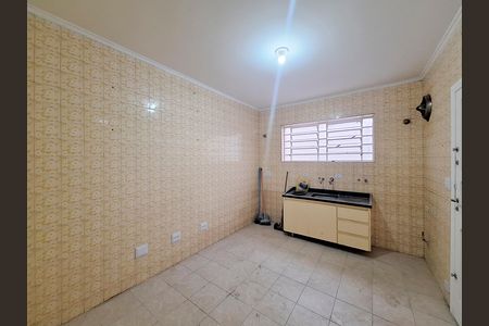 Casa para alugar com 140m², 2 quartos e 2 vagasCozinha