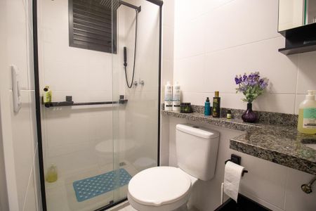 Apartamento à venda com 50m², 2 quartos e 1 vaga Apartamento à venda com 50m², 2 quartos e 1 vagaBanheiro Social