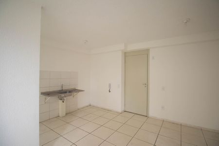 Sala de apartamento para alugar com 1 quarto, 50m² em Maria Paula, São Gonçalo