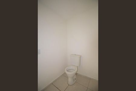 Banheiro de apartamento para alugar com 1 quarto, 50m² em Maria Paula, São Gonçalo