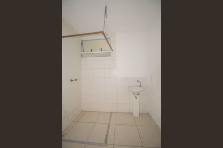 Banheiro de apartamento para alugar com 1 quarto, 50m² em Maria Paula, São Gonçalo