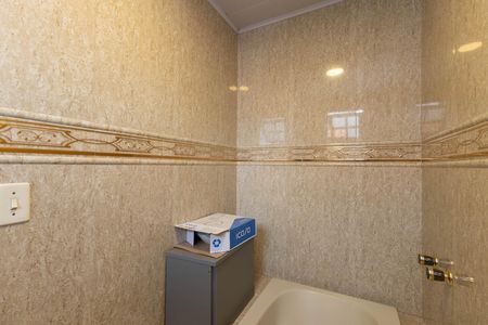 Casa de condomínio para alugar com 129m², 3 quartos e 1 vaga Casa de condomínio para alugar com 129m², 3 quartos e 1 vagaBanheiro da Suíte