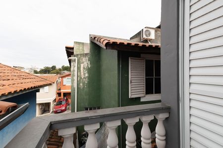 Casa de condomínio para alugar com 129m², 3 quartos e 1 vaga Casa de condomínio para alugar com 129m², 3 quartos e 1 vagaVaranda