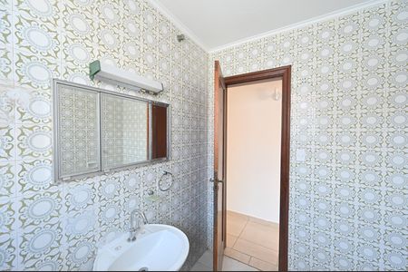 Casa para alugar com 130m², 4 quartos e 2 vagasBanheiro Social