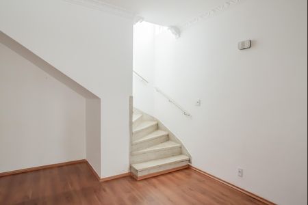 Casa para alugar com 150m², 3 quartos e 2 vagas Casa para alugar com 150m², 3 quartos e 2 vagasSala