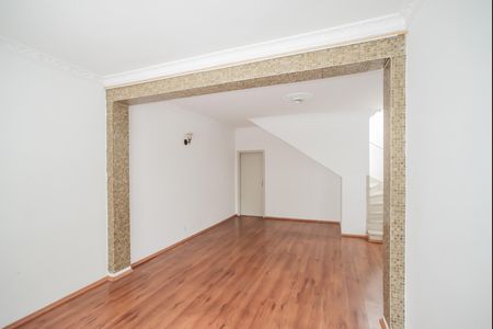 Sala de casa para alugar com 2 quartos, 150m² em Vila da Saúde, São Paulo