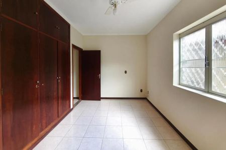 Casa para alugar com 183m², 3 quartos e 2 vagas Casa para alugar com 183m², 3 quartos e 2 vagasQuarto
