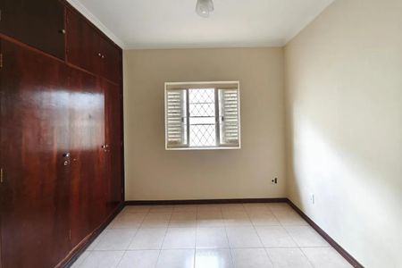 Casa para alugar com 183m², 3 quartos e 2 vagas Casa para alugar com 183m², 3 quartos e 2 vagasQuarto