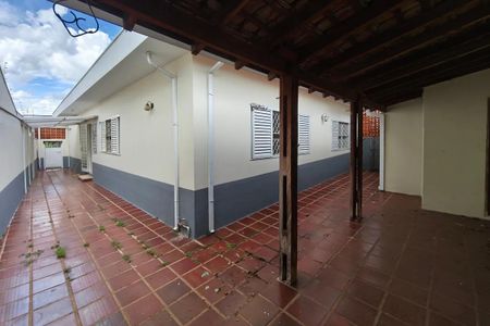 Casa para alugar com 183m², 3 quartos e 2 vagas Casa para alugar com 183m², 3 quartos e 2 vagasÁrea externa