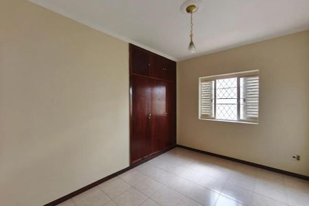 Casa para alugar com 183m², 3 quartos e 2 vagas Casa para alugar com 183m², 3 quartos e 2 vagasQuarto