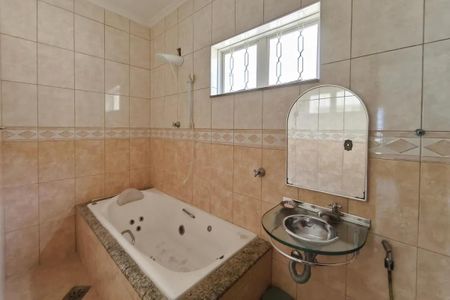 Casa para alugar com 183m², 3 quartos e 2 vagas Casa para alugar com 183m², 3 quartos e 2 vagasBanheiro