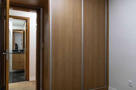 Apartamento para alugar com 95m², 2 quartos e 2 vagas Apartamento para alugar com 95m², 2 quartos e 2 vagasQuarto