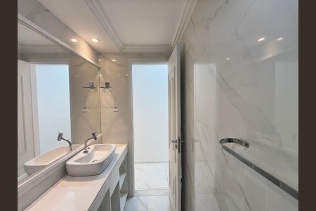 Apartamento para alugar com 68m², 2 quartos e 1 vaga