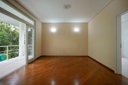 Casa à venda com 575m², 4 quartos e 10 vagas