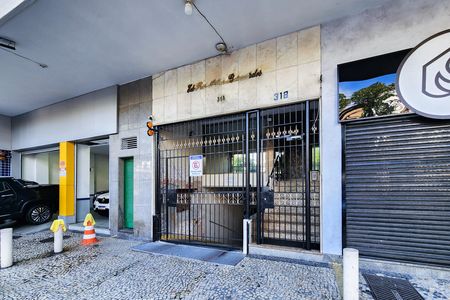 Apartamento à venda com 55m², 2 quartos e sem vaga Apartamento à venda com 55m², 2 quartos e sem vagaFachada