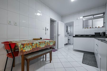 Apartamento à venda com 160m², 3 quartos e 2 vagas Apartamento à venda com 160m², 3 quartos e 2 vagasCozinha