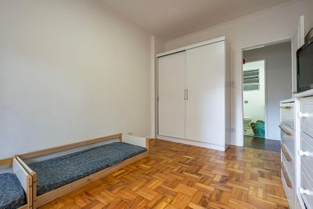 Apartamento à venda com 160m², 3 quartos e 2 vagas Apartamento à venda com 160m², 3 quartos e 2 vagasQuarto 2