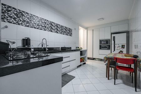 Apartamento à venda com 160m², 3 quartos e 2 vagas Apartamento à venda com 160m², 3 quartos e 2 vagasCozinha
