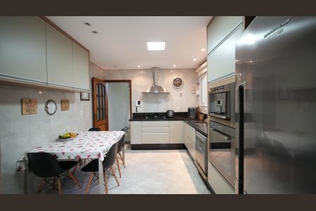 Casa à venda com 3 quartos, 250m² em Vila Alpina, Santo André