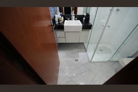 Banheiro da Suíte 1 de casa à venda com 3 quartos, 250m² em Vila Alpina, Santo André