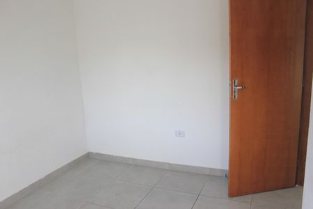 Quarto 1 de casa para alugar com 2 quartos, 60m² em Vila Itapoan, Guarulhos