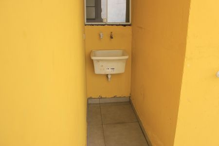 Casa para alugar com 60m², 2 quartos e 1 vagaLavanderia e quintal 