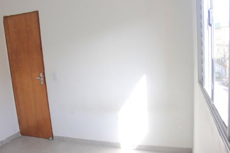 Quarto 1 de casa para alugar com 2 quartos, 60m² em Vila Itapoan, Guarulhos