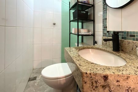 Apartamento à venda com 146m², 3 quartos e 2 vagasBanheiro social 2