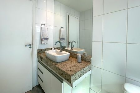 Apartamento à venda com 146m², 3 quartos e 2 vagasBanheiro social