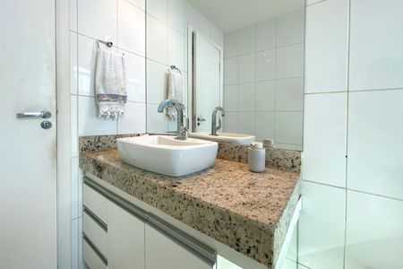 Apartamento à venda com 146m², 3 quartos e 2 vagasBanheiro social