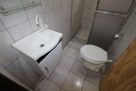 Banheiro de casa para alugar com 2 quartos, 60m² em Jardim Ismenia, São José dos Campos