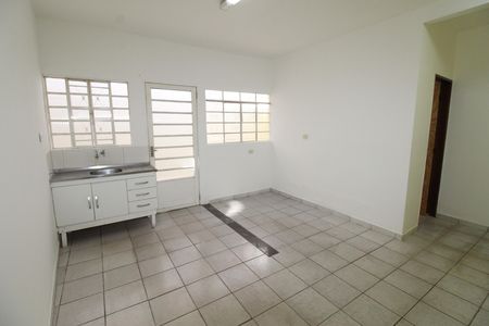 Sala / Cozinha de casa para alugar com 2 quartos, 60m² em Jardim Ismenia, São José dos Campos