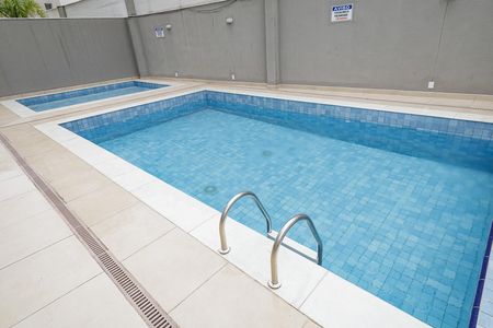 Apartamento à venda com 50m², 2 quartos e 1 vaga Apartamento à venda com 50m², 2 quartos e 1 vagaÁrea comum - Piscina