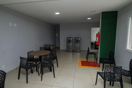 Apartamento à venda com 50m², 2 quartos e 1 vaga Apartamento à venda com 50m², 2 quartos e 1 vagaÁrea comum - Salão de festas