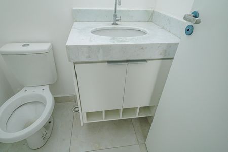 Apartamento à venda com 50m², 2 quartos e 1 vaga Apartamento à venda com 50m², 2 quartos e 1 vagaBanheiro da Suíte