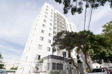Apartamento à venda com 49m², 2 quartos e 1 vaga Apartamento à venda com 49m², 2 quartos e 1 vagaFachada