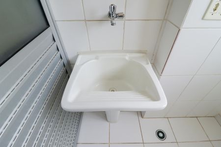 Apartamento à venda com 49m², 2 quartos e 1 vaga Apartamento à venda com 49m², 2 quartos e 1 vagaCozinha e Área de Serviço