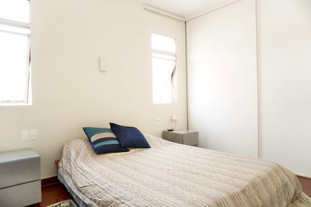 Apartamento à venda com 175m², 3 quartos e 1 vaga Apartamento à venda com 175m², 3 quartos e 1 vagaSuíte