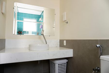 Apartamento à venda com 175m², 3 quartos e 1 vaga Apartamento à venda com 175m², 3 quartos e 1 vagaBanheiro da Suíte